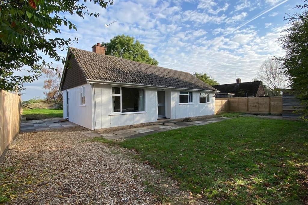 Cheerful 3 Bedroom Bungalow With Indoor Fire Place 格洛斯特 外观 照片